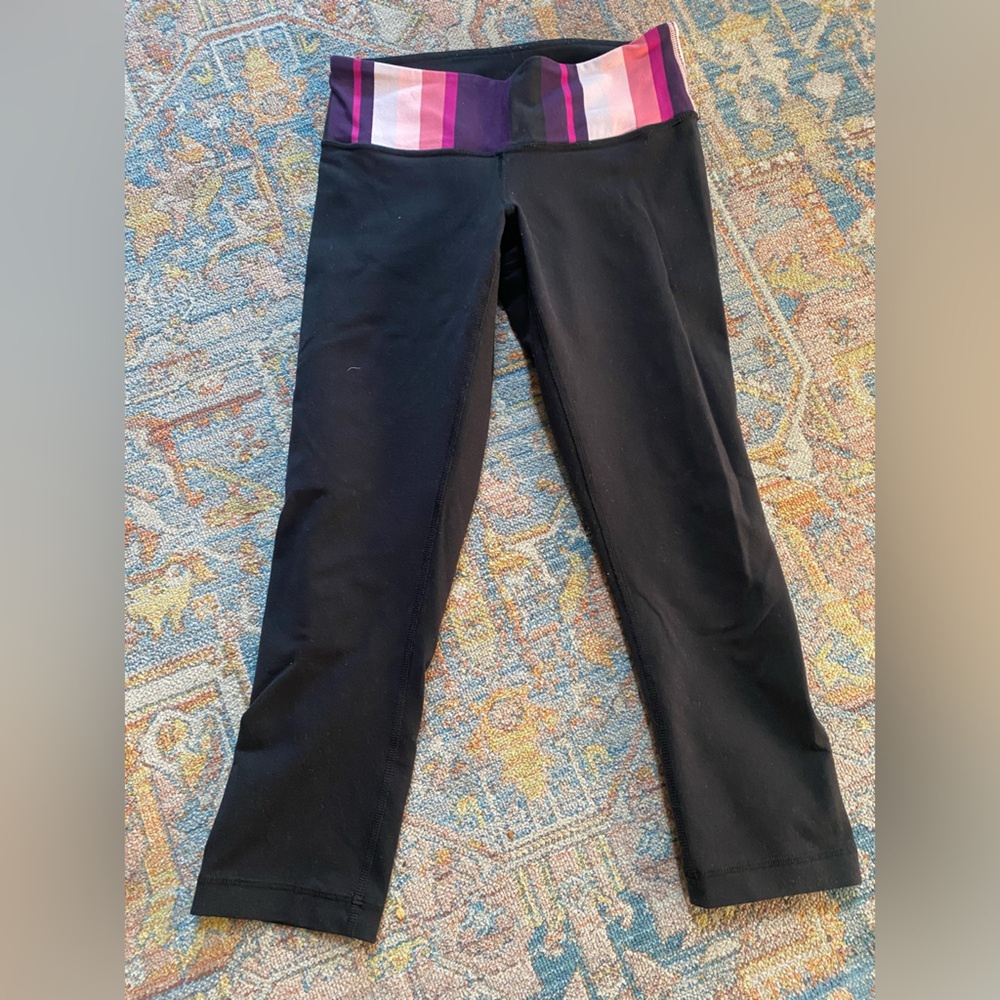 LuLuLemon Groove Capri size 4